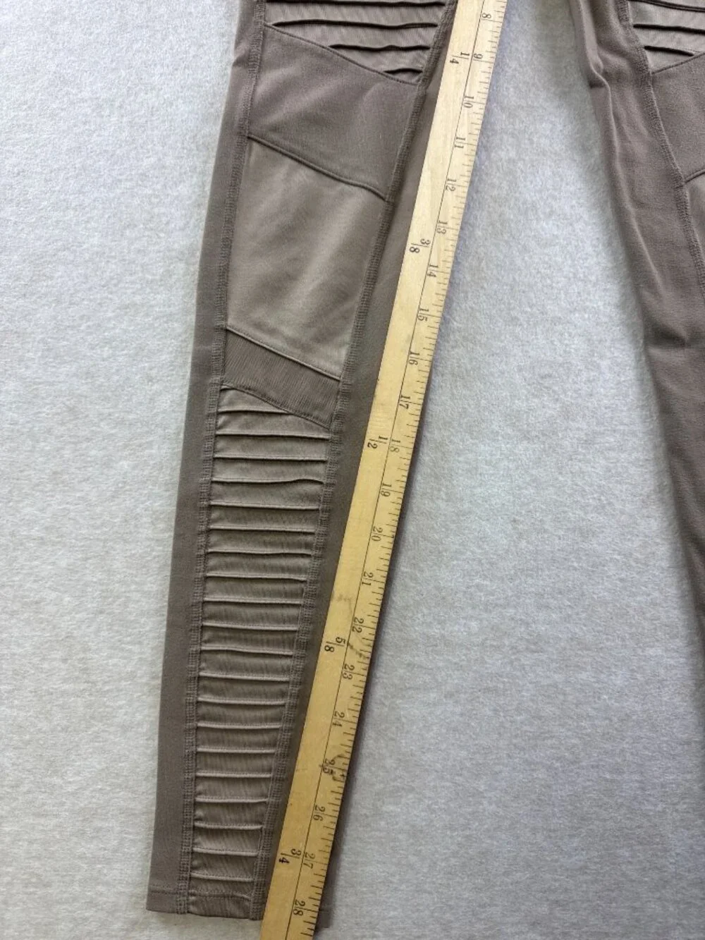 ALO Yoga Moto Leggings Women's Small Gray Ribbed Moto Panel Full Length Active